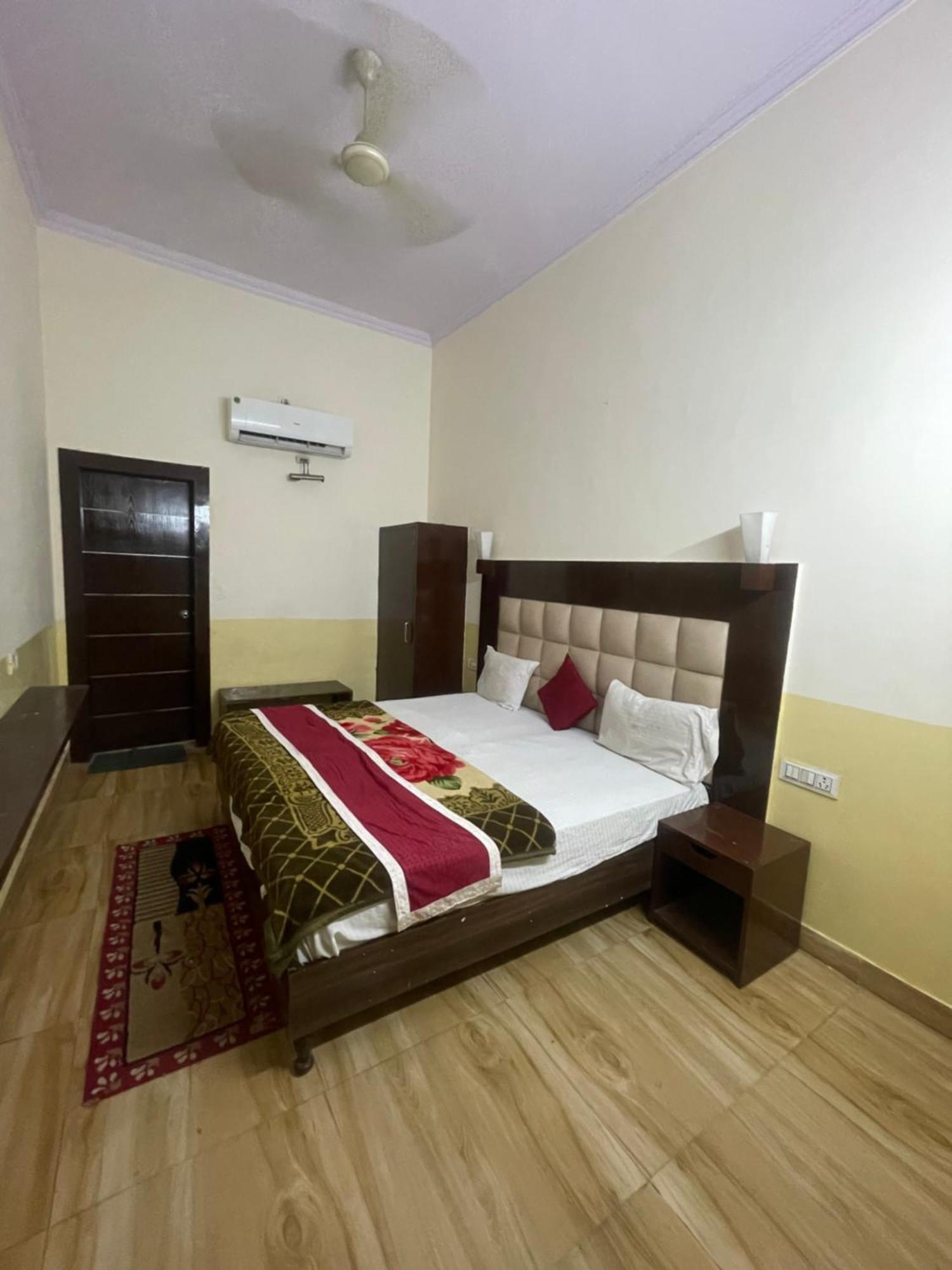 Hotel Fusion Best Rooms Agra  Exterior photo