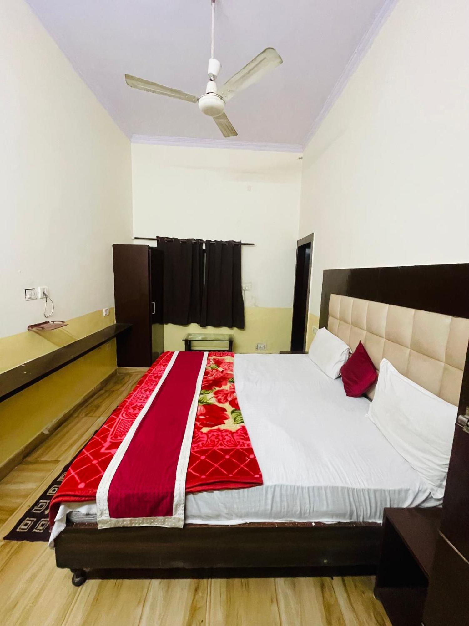 Hotel Fusion Best Rooms Agra  Exterior photo