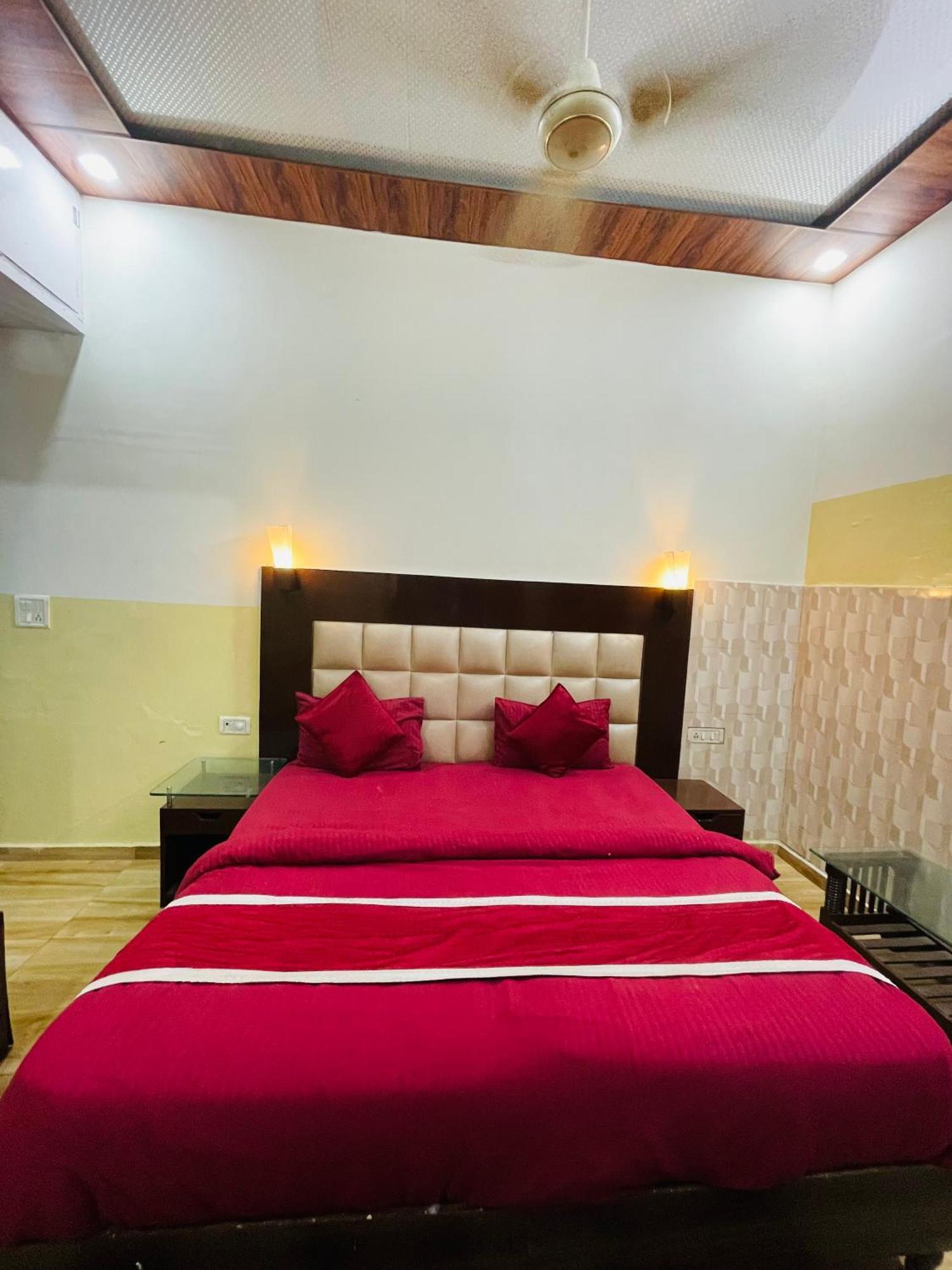 Hotel Fusion Best Rooms Agra  Exterior photo